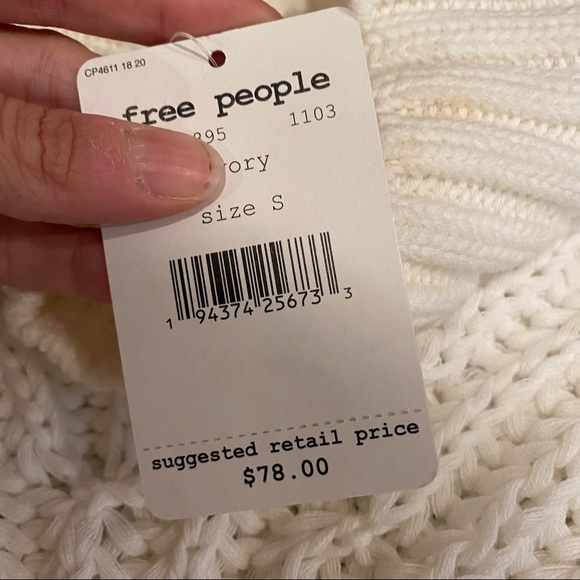 Free people sweetheart chunky knit mock neck sweater NWT - Picture 4 of 5